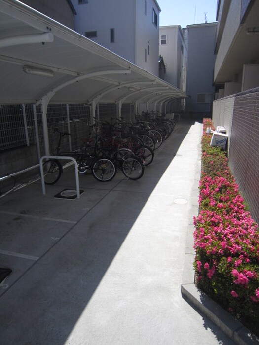 物件外観写真6　(駐輪場)