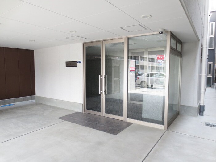 物件外観写真3　(バイク置き場)