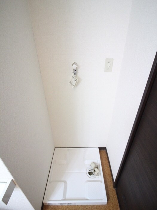 物件内観写真14　(洗濯機置場)