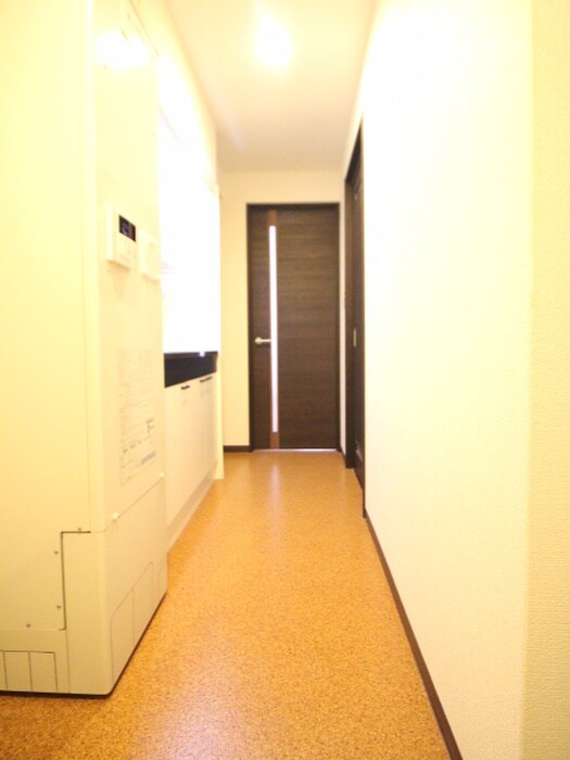 物件内観写真21　(廊下)
