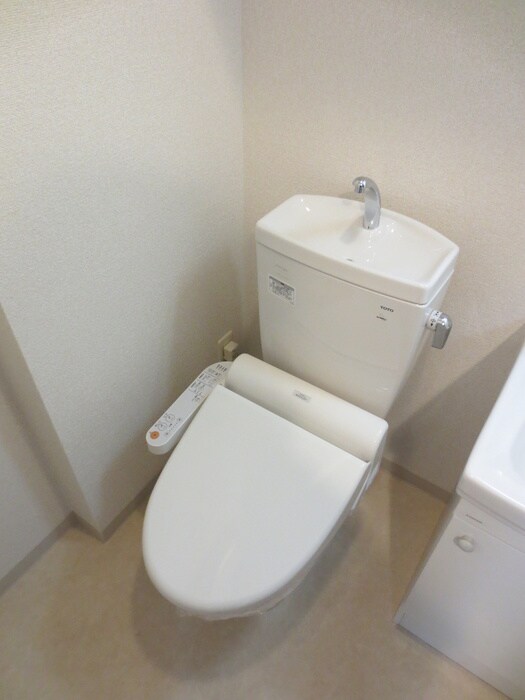 物件内観写真8　(トイレ)