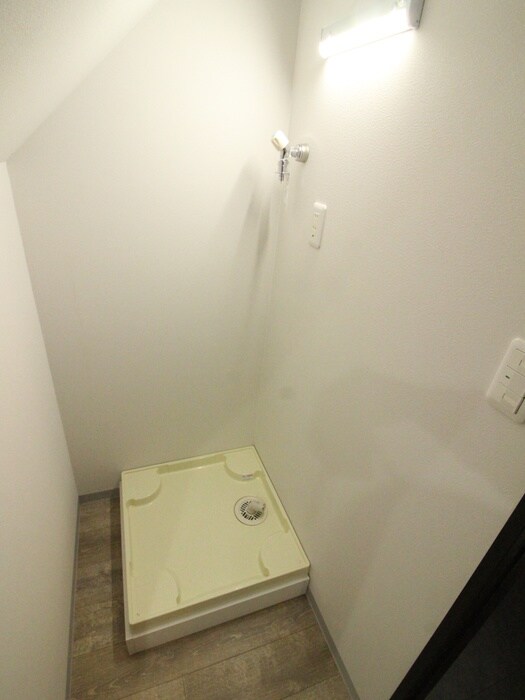 物件内観写真12　(洗濯機置場)