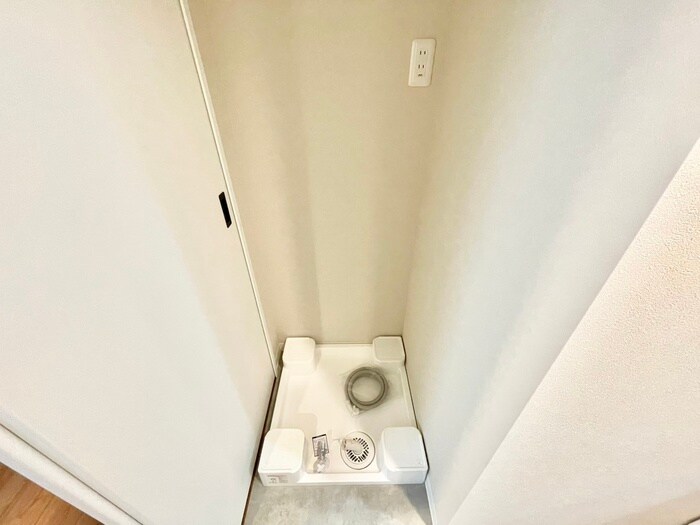 物件内観写真18　(洗濯機置場)