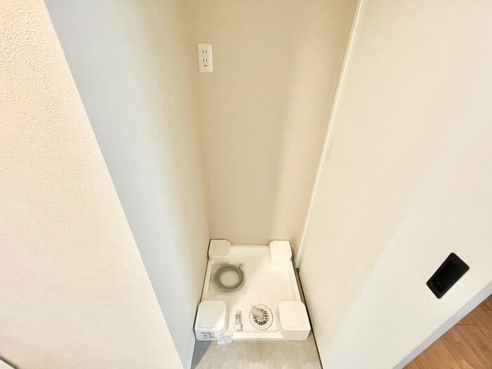 物件内観写真18　(洗濯機置場)