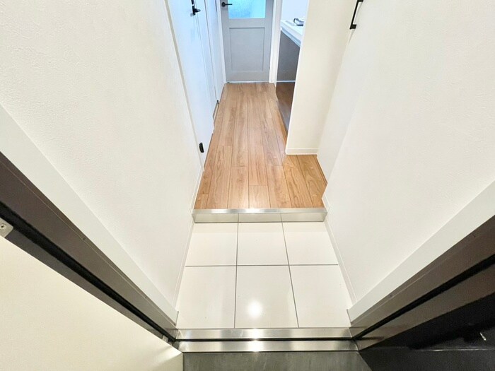 物件内観写真19　(玄関)