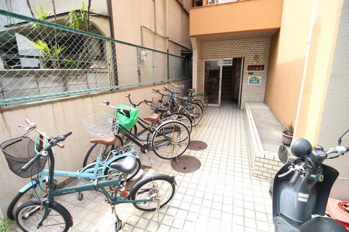 物件外観写真5　(駐輪場)