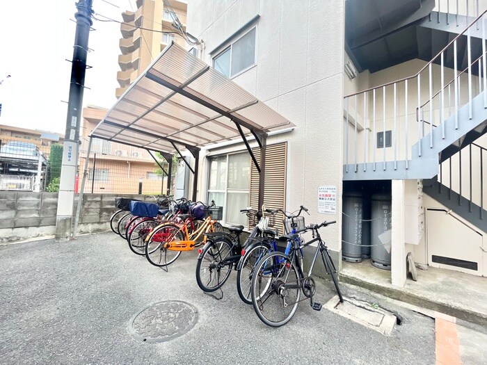 物件外観写真5　(駐輪場)