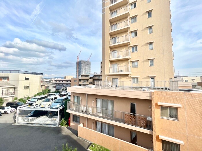 物件内観写真22　(室内からの展望)