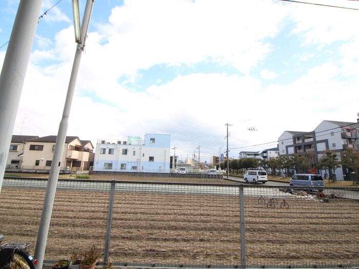 物件内観写真18　(室内からの展望)