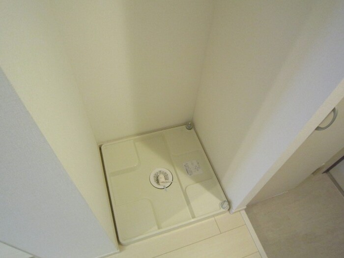 物件内観写真18　(洗濯機置場)