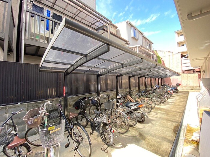 物件外観写真4　(駐輪場)