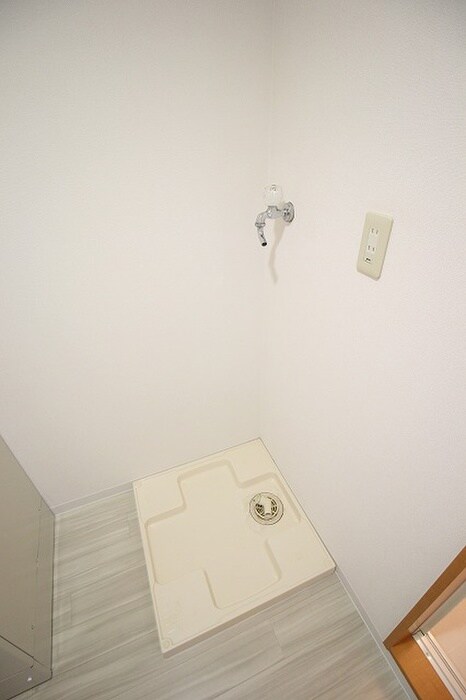 物件内観写真19　(洗濯機置場)