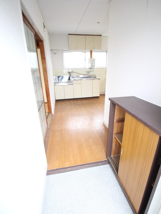 物件内観写真17　(玄関)