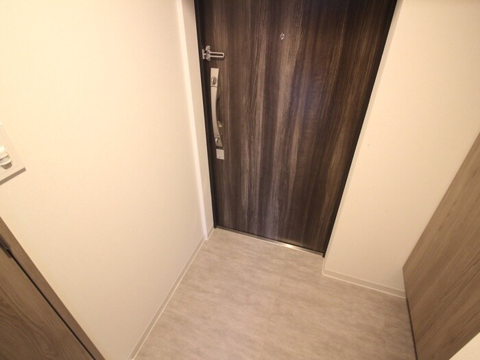 物件内観写真7　(玄関)