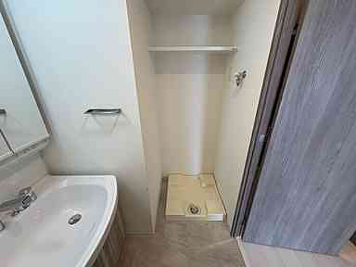 物件内観写真8　(洗濯機置場)