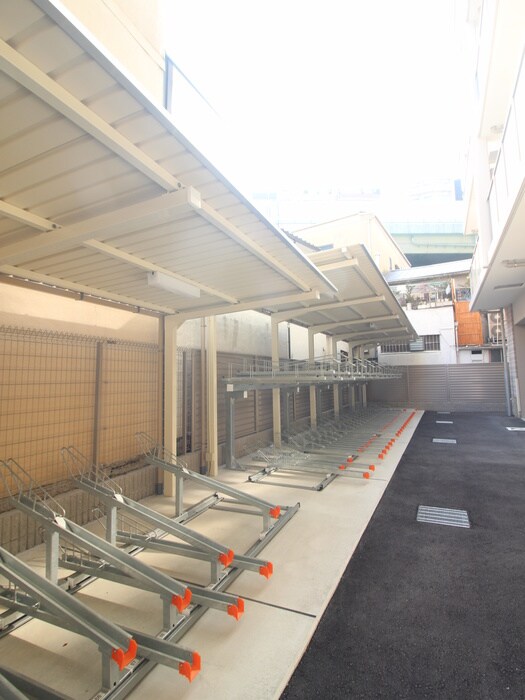 物件外観写真5　(駐輪場)