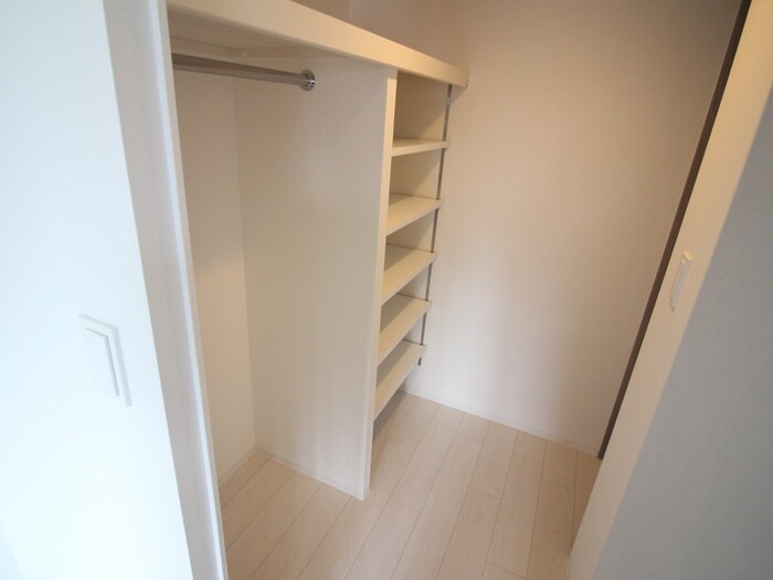 物件内観写真12　(収納)