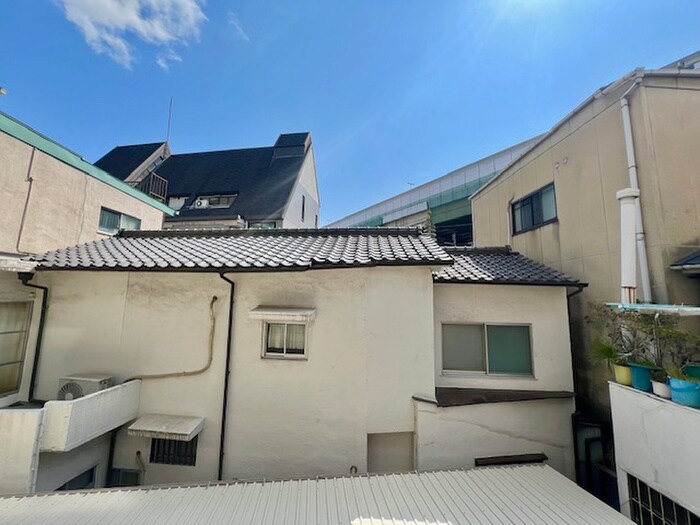 物件内観写真16　(室内からの展望)