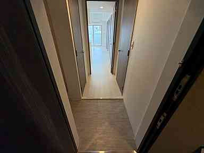 物件内観写真18　(玄関)
