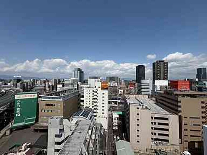 物件内観写真18　(室内からの展望)