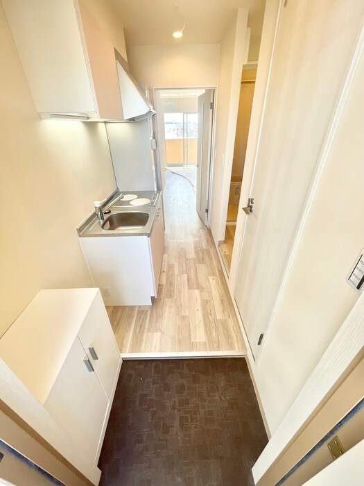 物件内観写真7　(玄関)