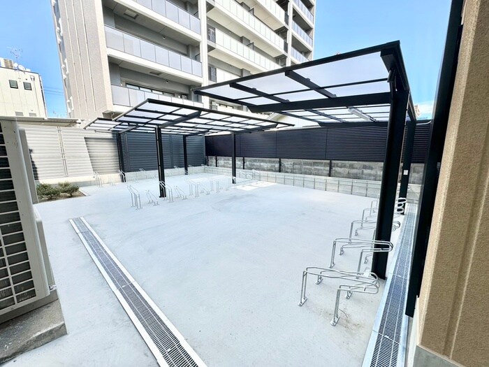 物件外観写真6　(駐輪場)
