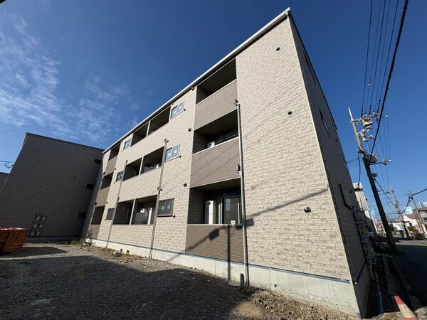 建築中