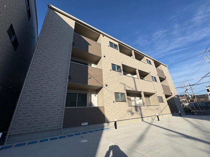 物件外観写真1　(外観写真)