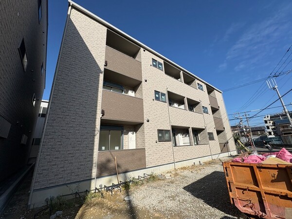 建築中