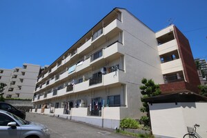 クローバーハイツ千里丘外観写真