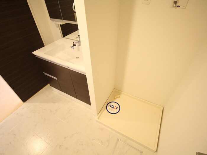 物件内観写真14　(洗濯機置場)