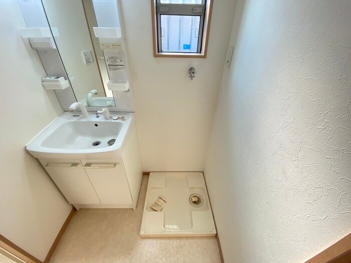 物件内観写真19　(洗濯機置場)