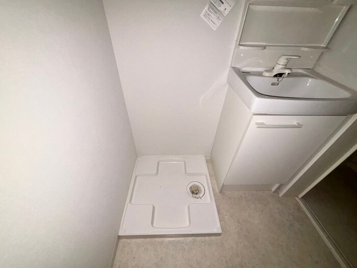 物件内観写真17　(洗濯機置場)