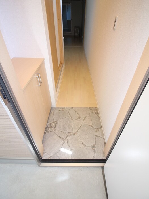 物件内観写真12　(玄関)