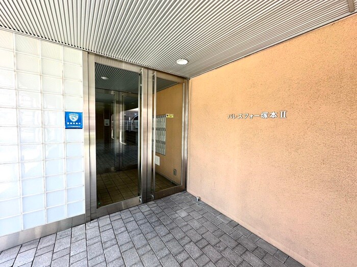 物件外観写真2　(エントランス部分)