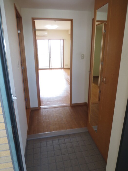 物件内観写真15　(玄関)