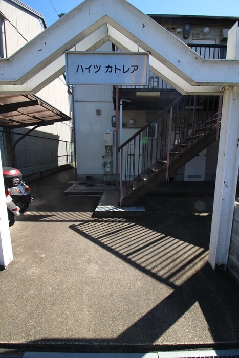 物件外観写真5　(エントランス部分)