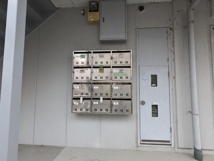 物件外観写真5　(エントランス部分)