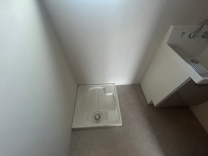 物件内観写真9　(洗濯機置場)