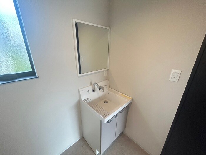 物件内観写真12　(洗面)