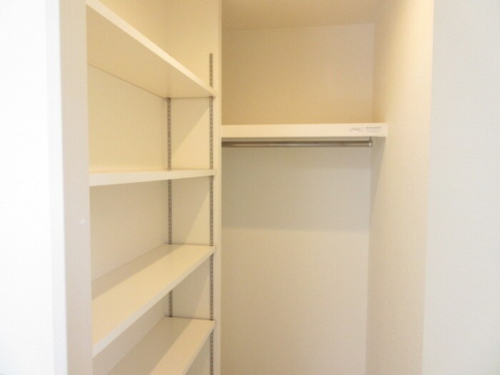 物件内観写真10　(収納)