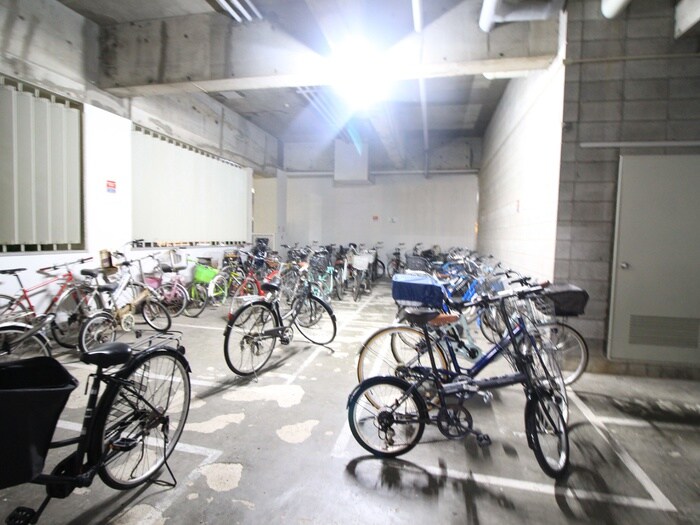 物件外観写真5　(駐輪場)