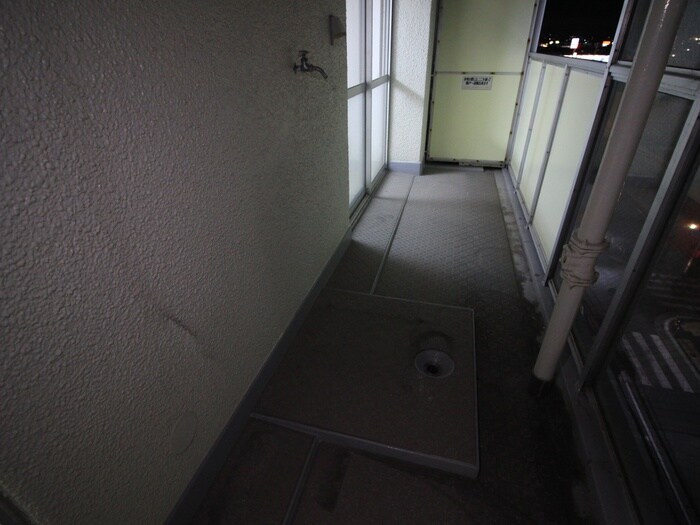 物件内観写真17　(洗濯機置場)