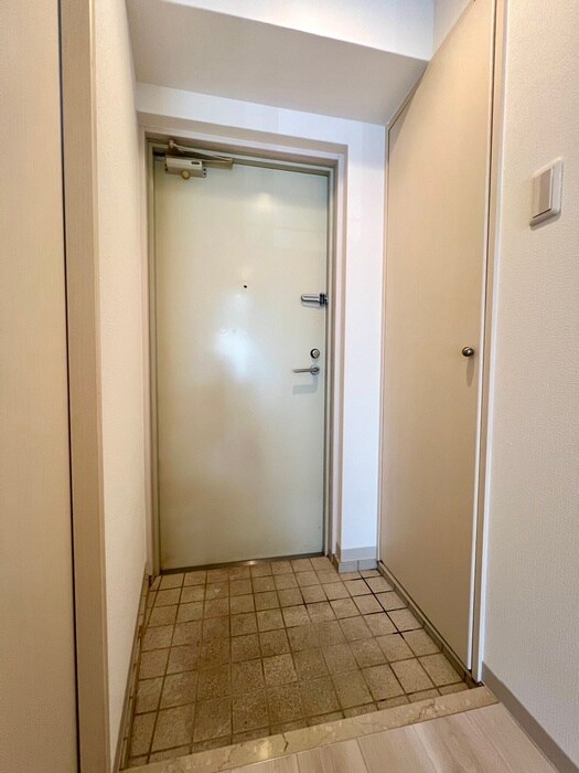 物件内観写真16　(玄関)