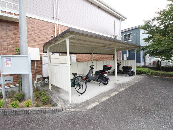 物件外観写真6　(駐輪場)