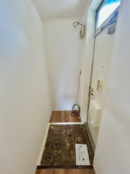 物件内観写真18　(玄関)
