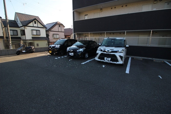物件外観写真6　(駐車場)