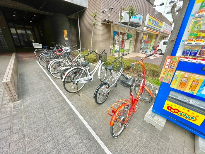 物件外観写真4　(駐輪場)