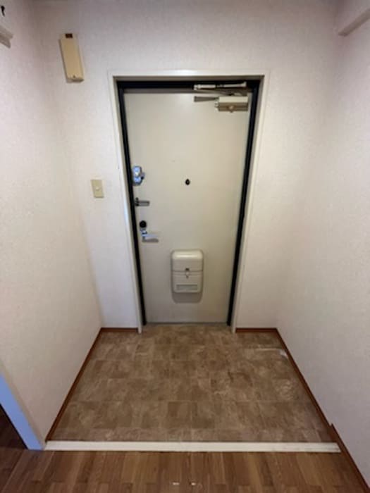物件内観写真12　(玄関)