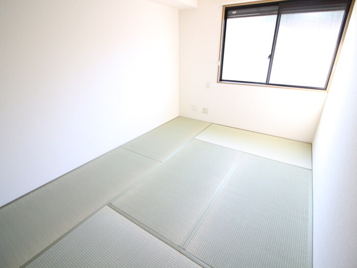 物件内観写真11　(居室)